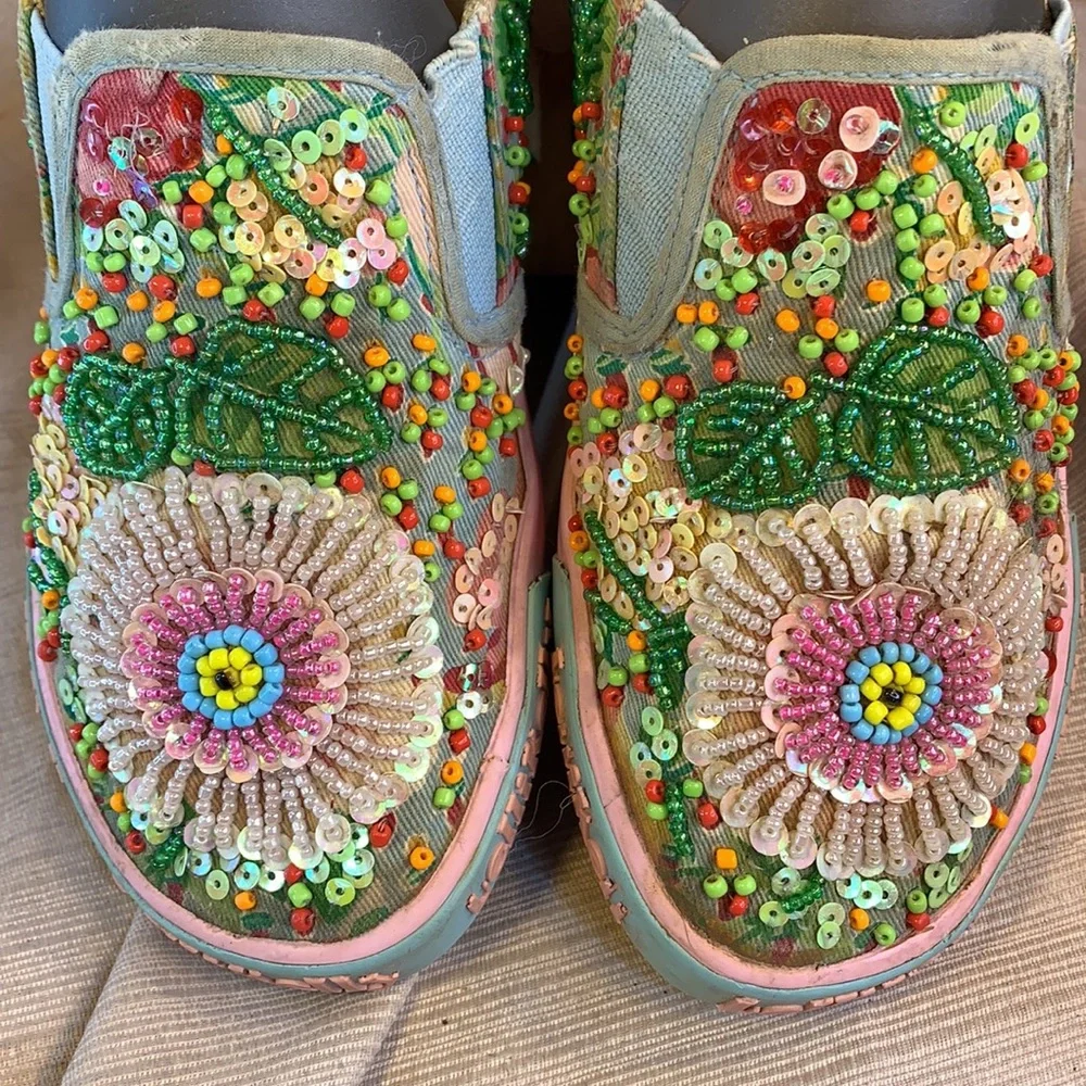 Lli Kelly richly embroidered loafers preloved